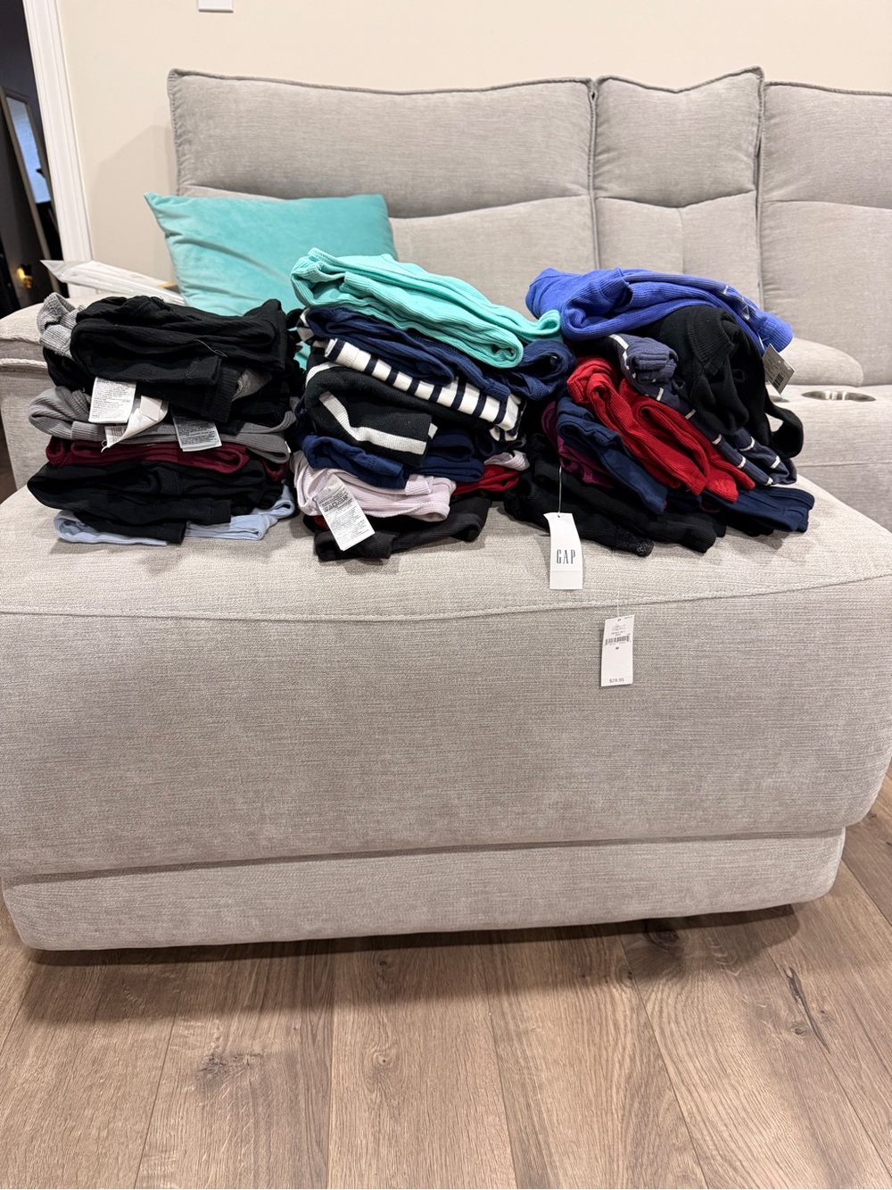 Lot of 28 Women’s New w/tags & Lightly Used Tank Tops